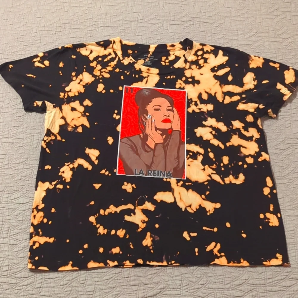 Selena La Reina loteria style women's graphic top - Picture 5 of 6